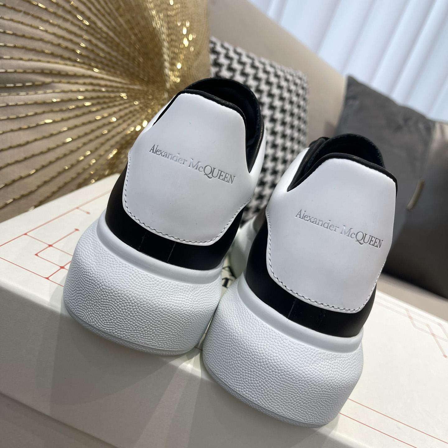 Alexander Mqueen Oversized Sneaker In Black/White - PerfectKickZ