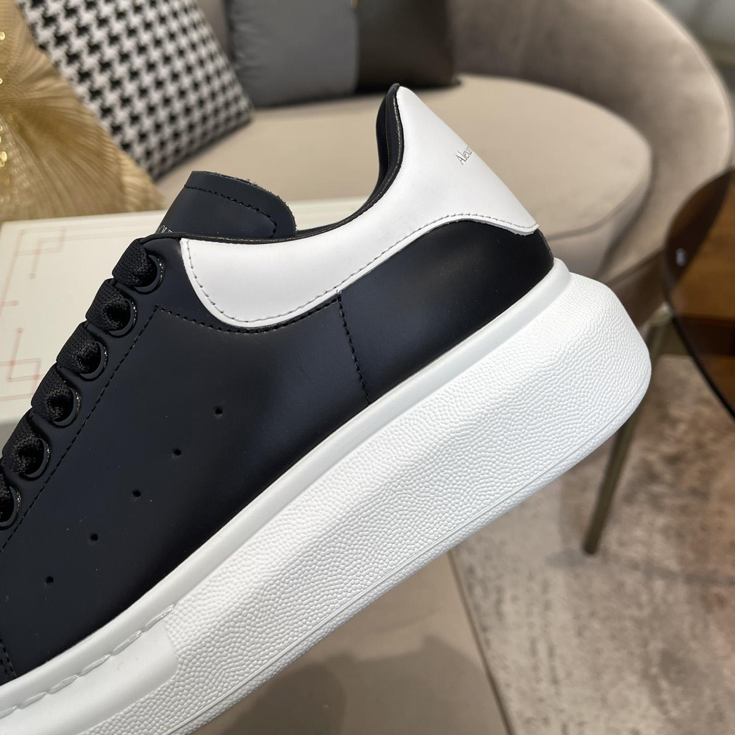 Alexander Mqueen Oversized Sneaker In Black/White - PerfectKickZ