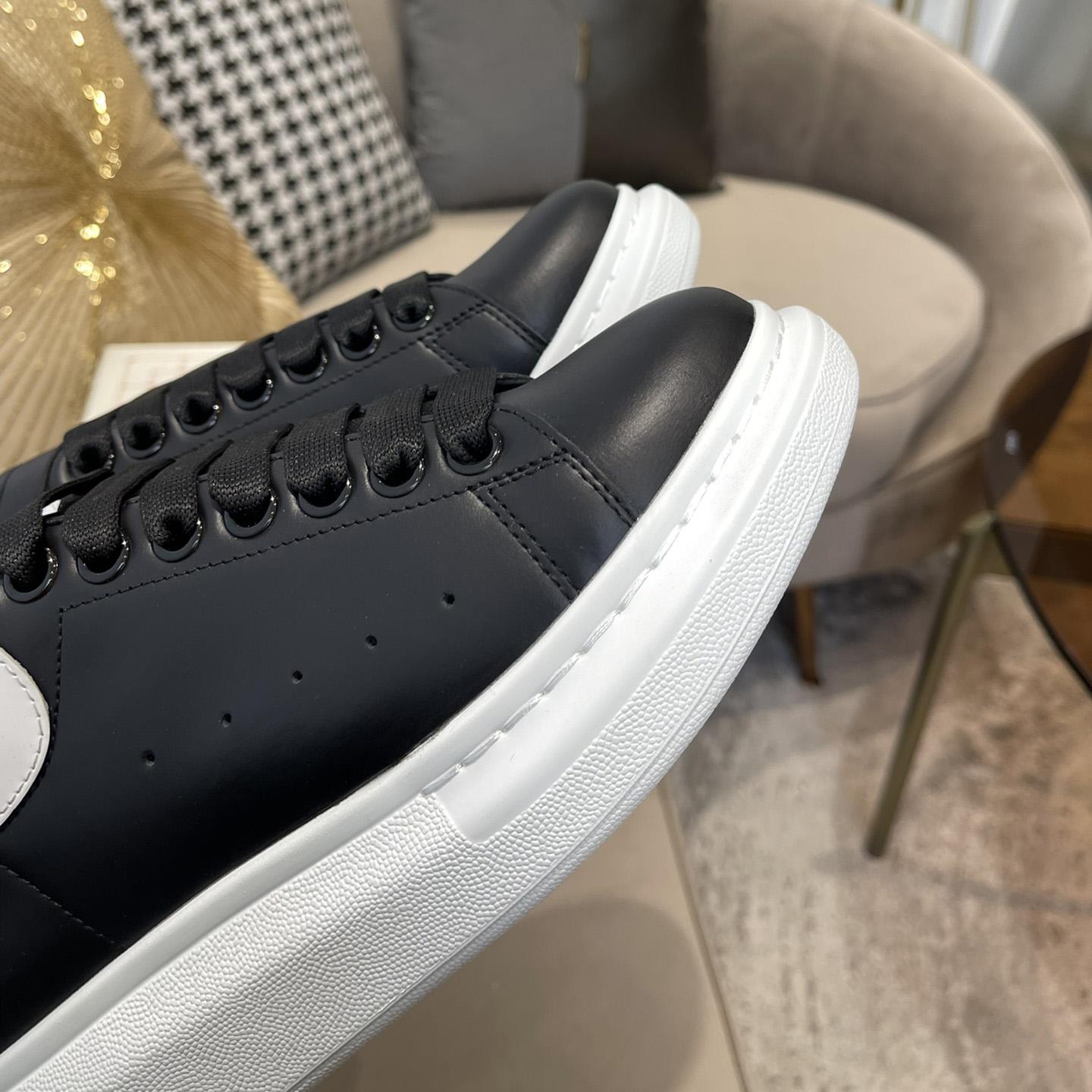 Alexander Mqueen Oversized Sneaker In Black/White - PerfectKickZ