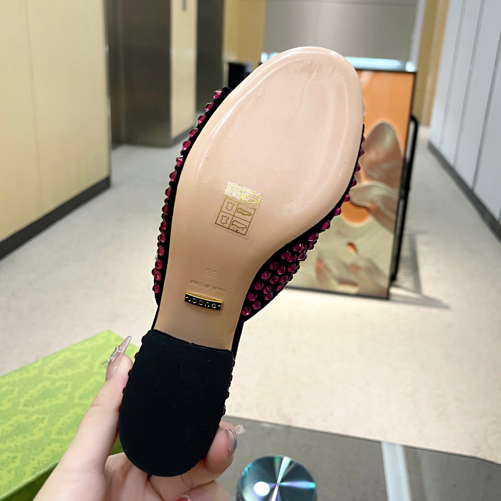 Gucci Women's Slide Sandal With Crystals - PerfectKickZ