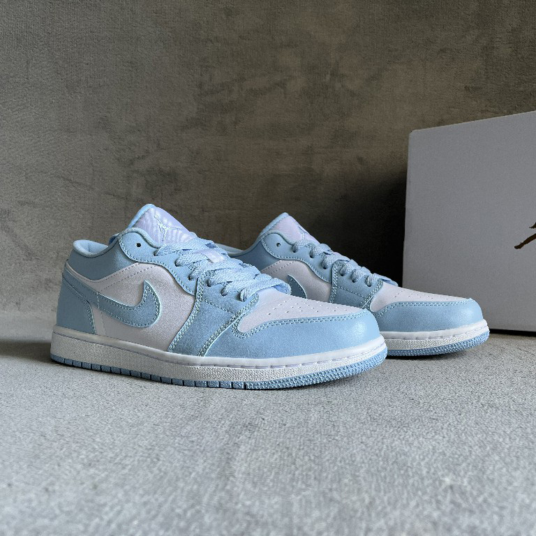 Air Jordan 1 Low Sneaker    DC0774-141 - PerfectKickZ