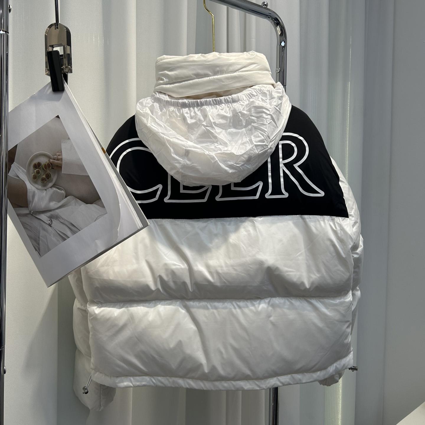 Moncler Gers Short Down Jacket    - 