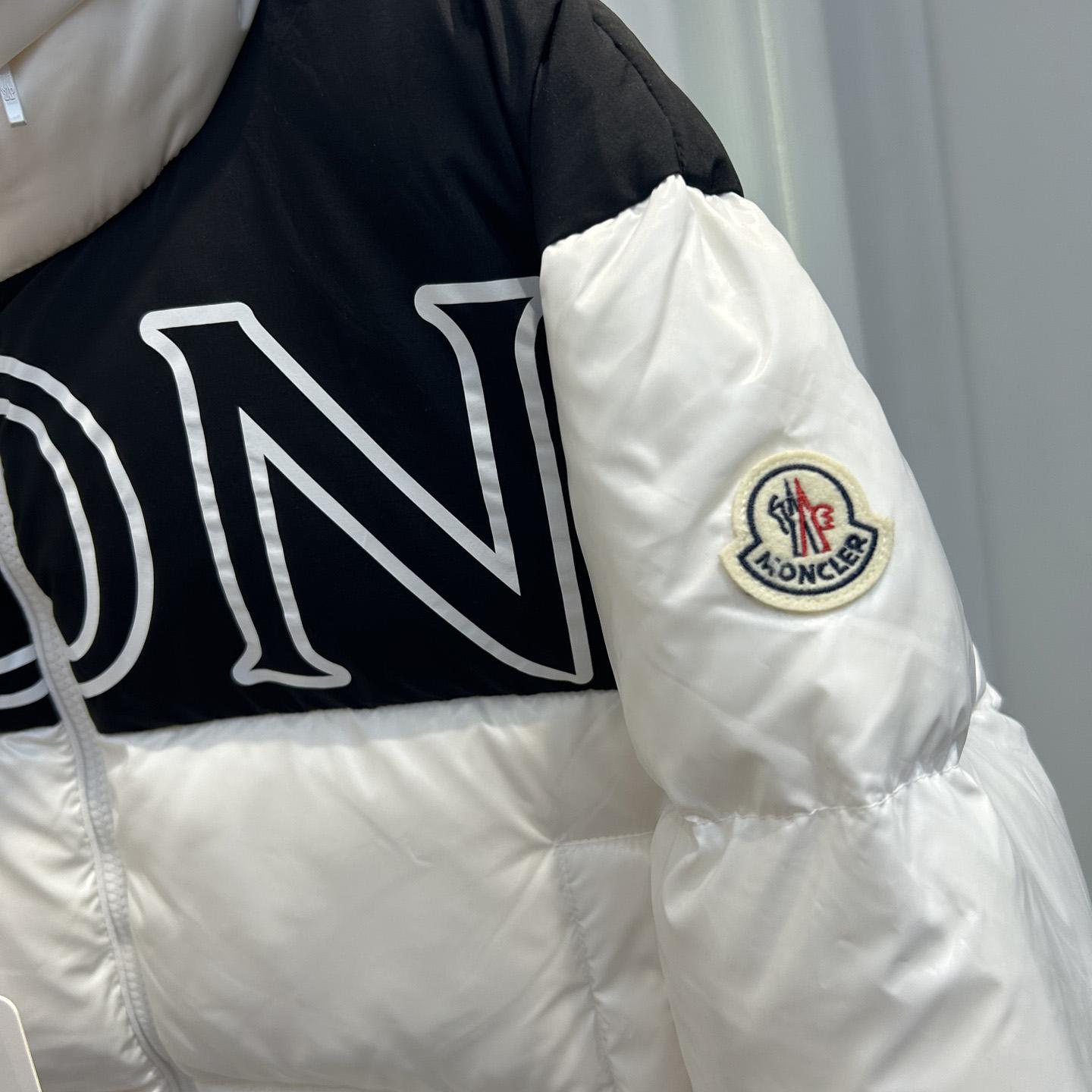 Moncler Gers Short Down Jacket    - 