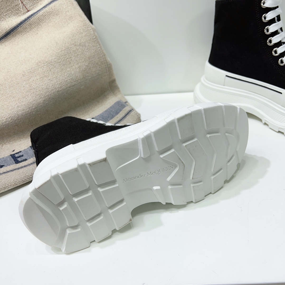 Alexander Mqueen Tread Slick Boot In Magnolia - PerfectKickZ