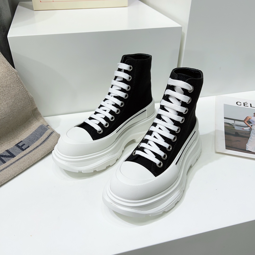 Alexander Mqueen Tread Slick Boot In Magnolia - PerfectKickZ