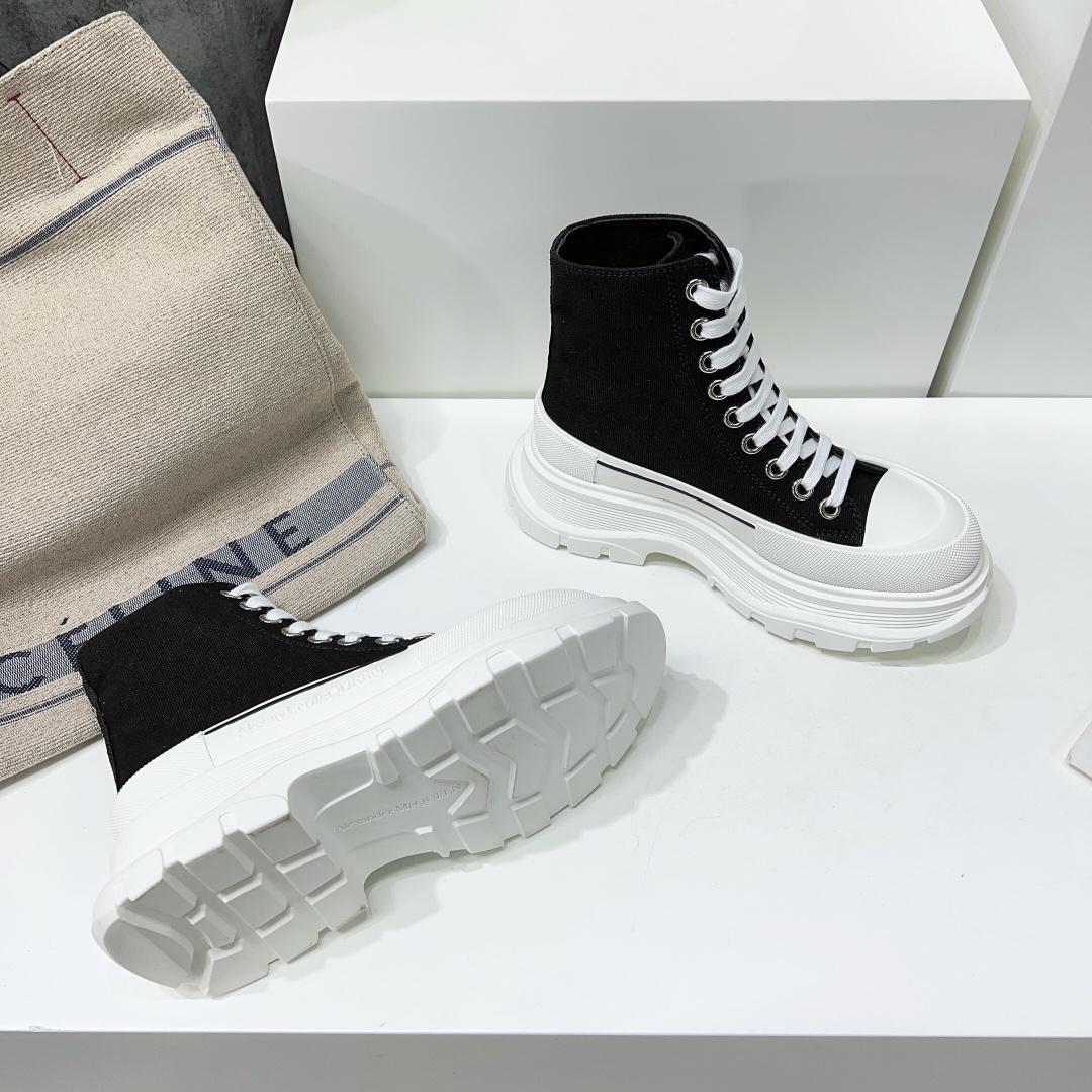 Alexander Mqueen Tread Slick Boot In Magnolia - PerfectKickZ