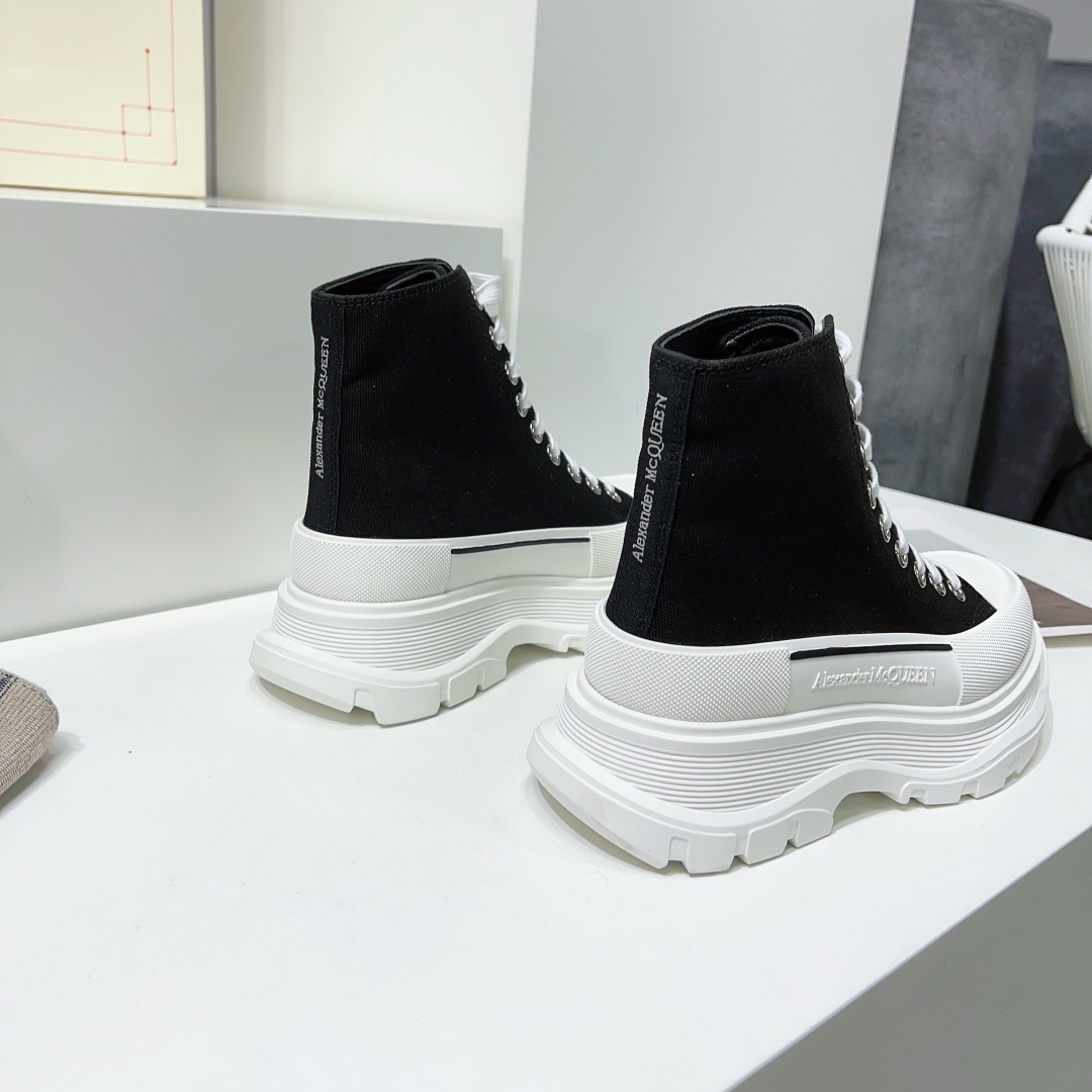 Alexander Mqueen Tread Slick Boot In Magnolia - PerfectKickZ