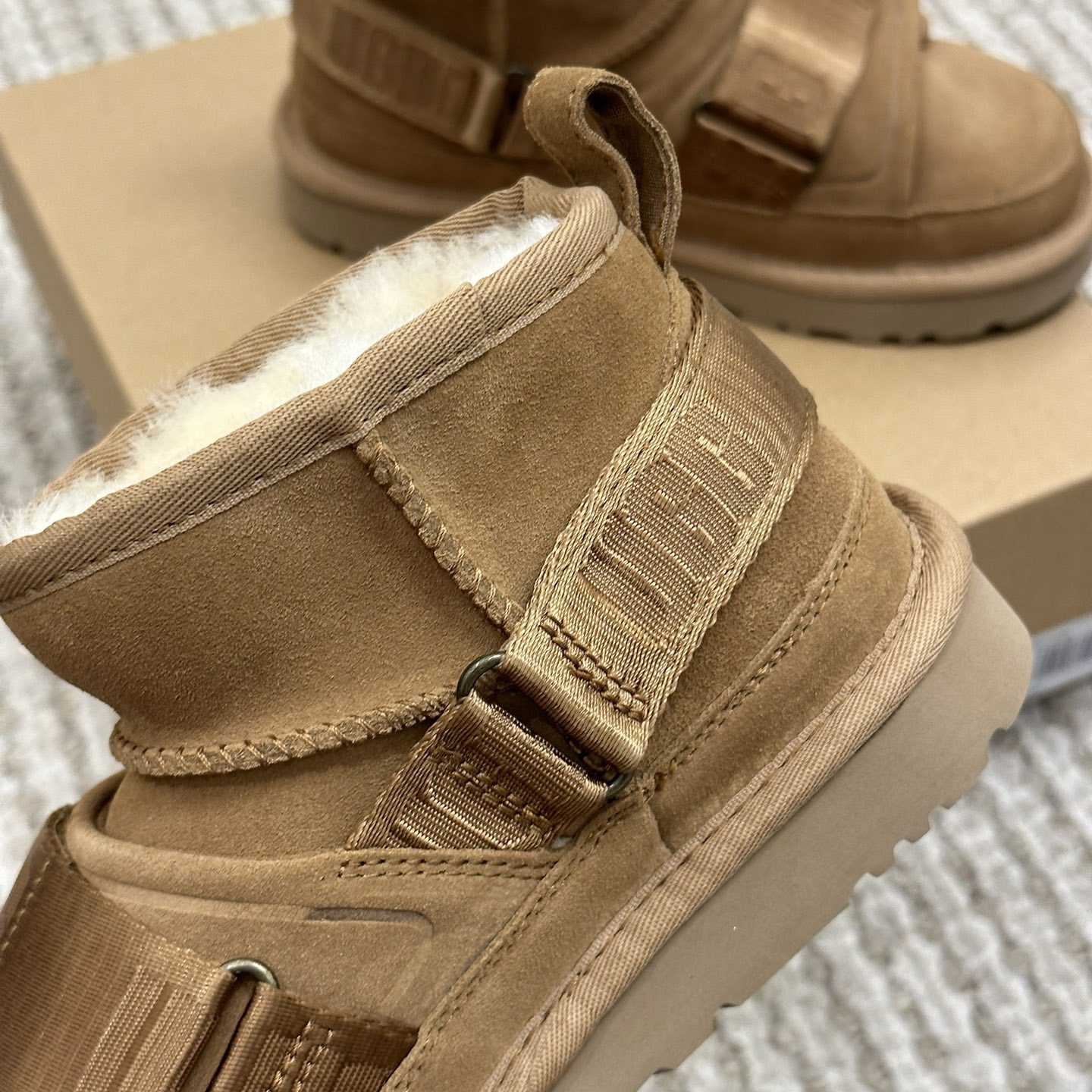 Ugg Logo Boots - PerfectKickZ