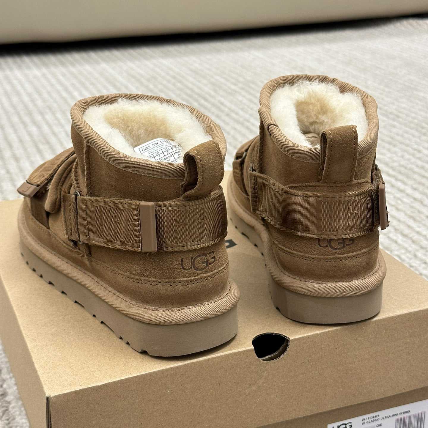 Ugg Logo Boots - PerfectKickZ