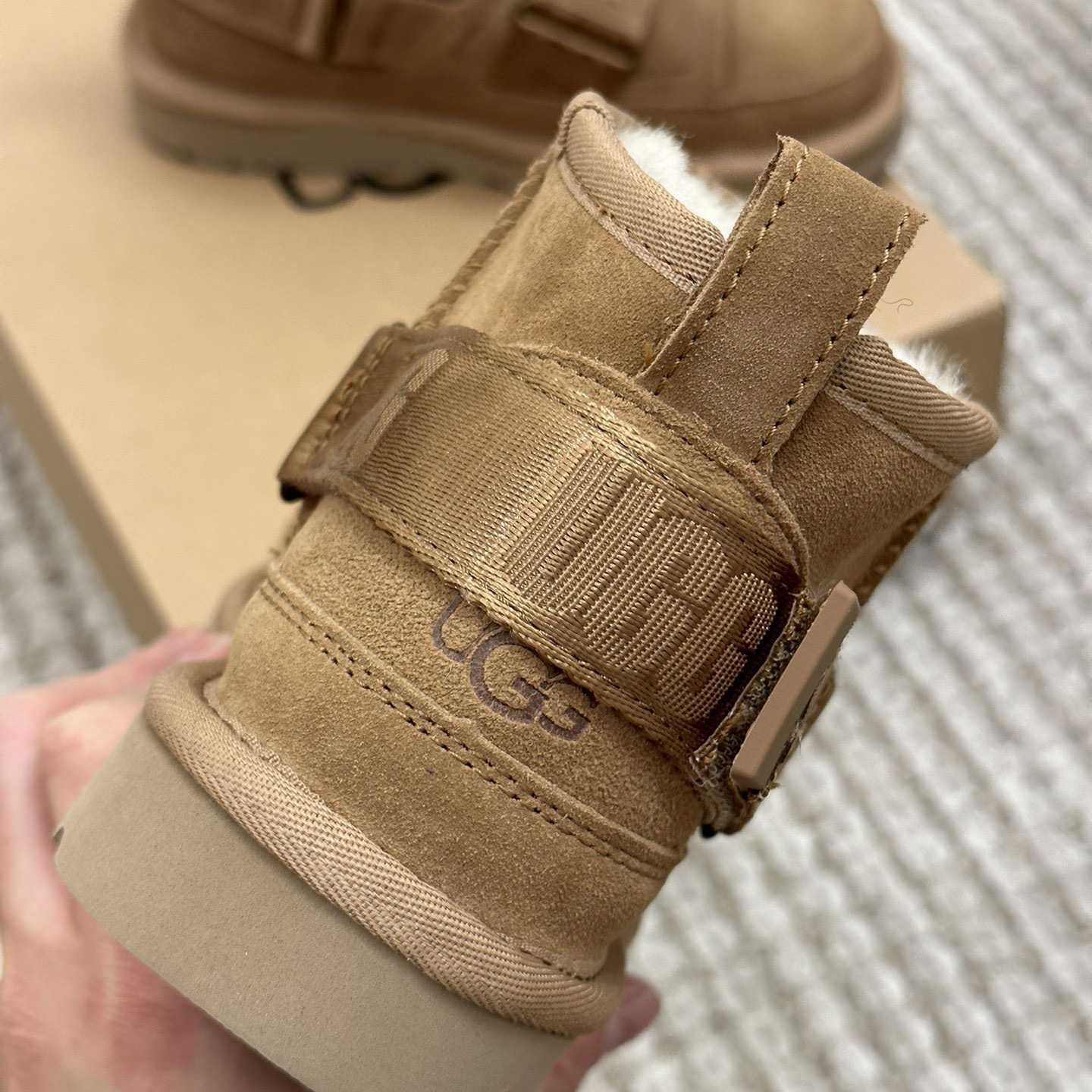 Ugg Logo Boots - PerfectKickZ