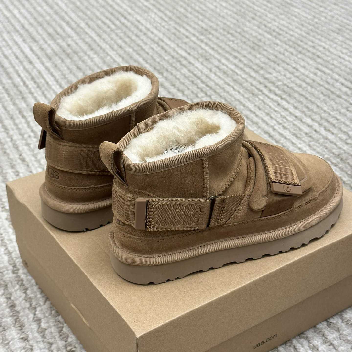 Ugg Logo Boots - PerfectKickZ