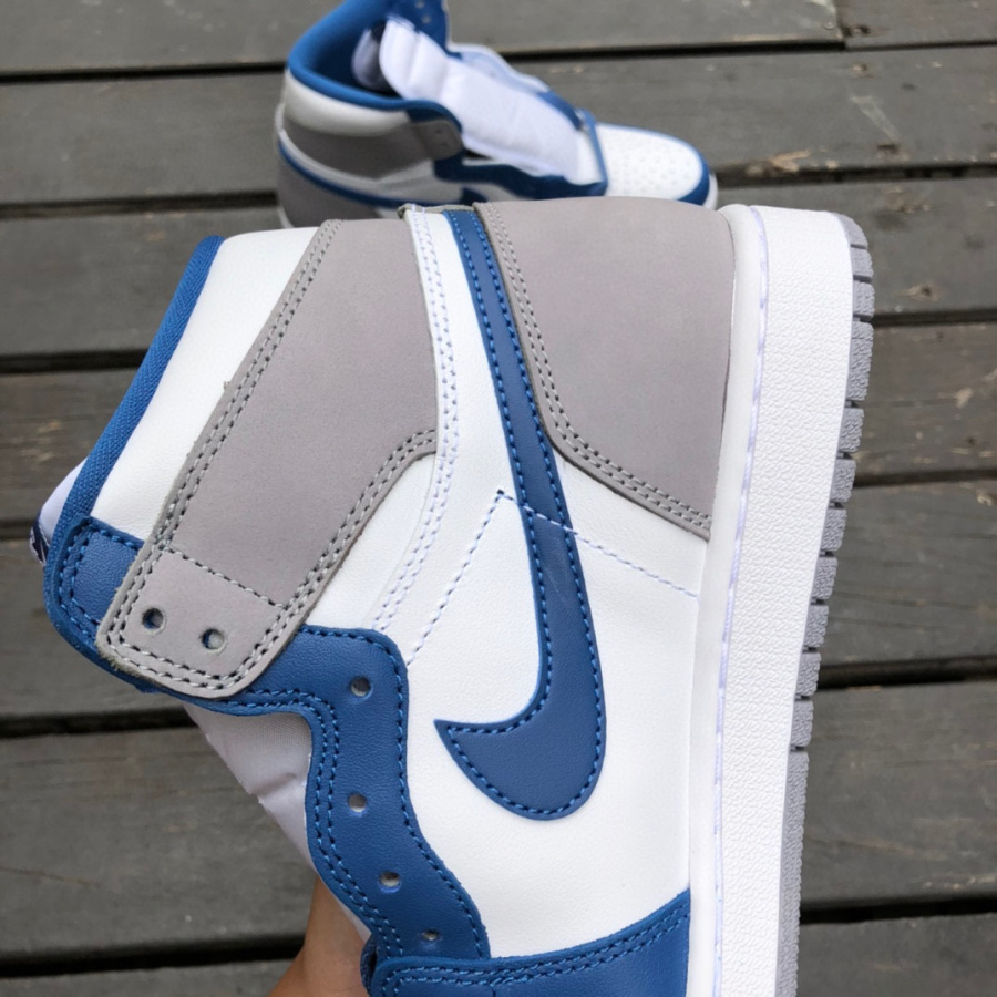 Air Jordan 1 Retro Sneaker   fd1437-410 - 