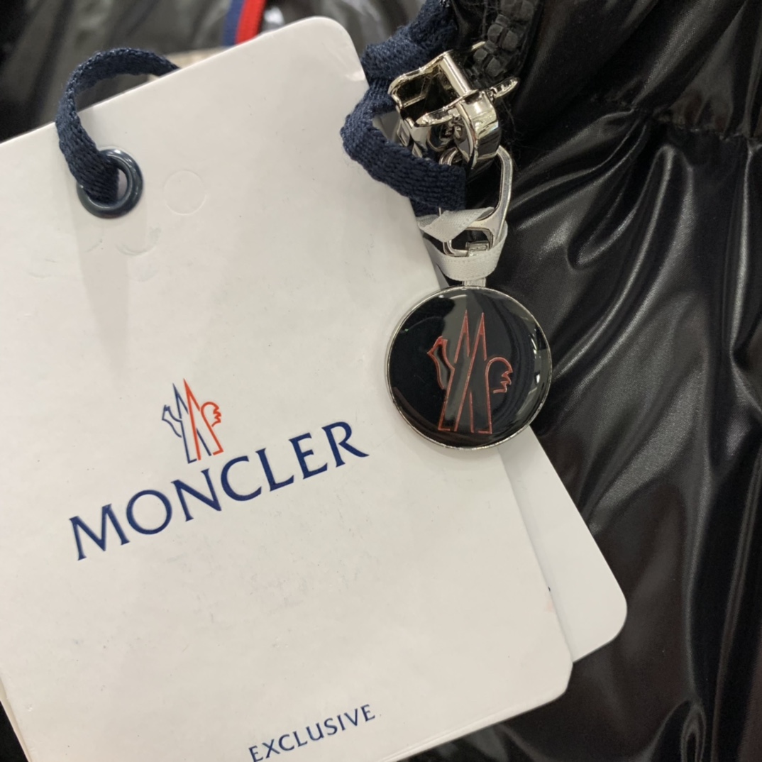 Moncler Lunetiere Short Down Jacket - 