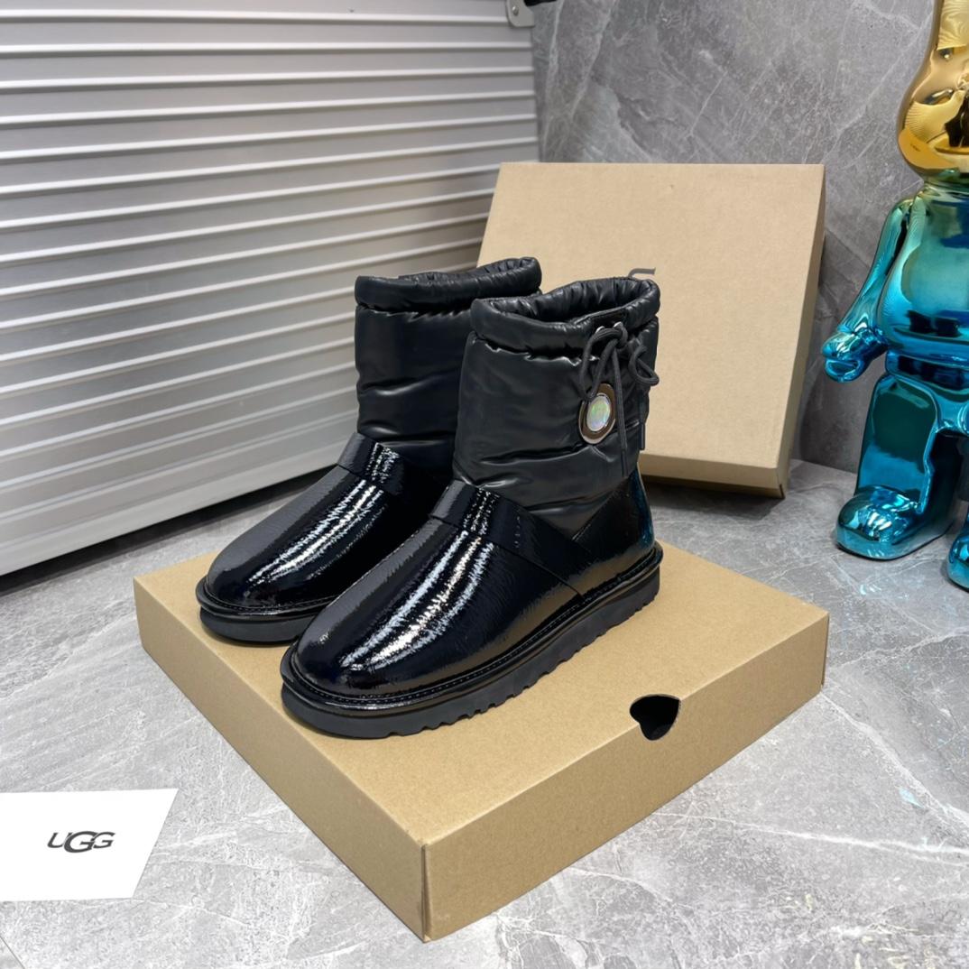 Ugg Logo Boots - PerfectKickZ