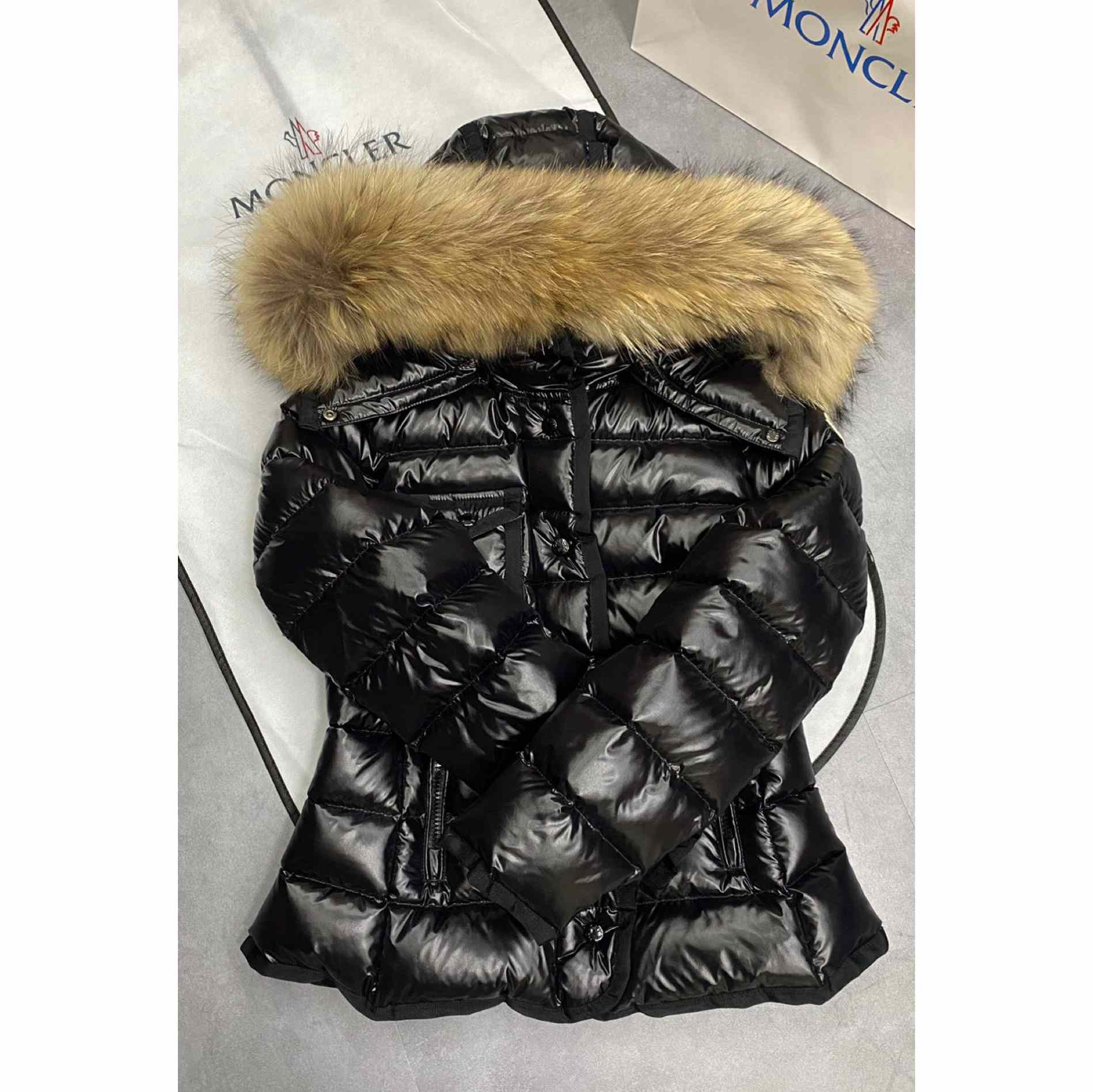 Moncler Armoise Short Down Jacket - 