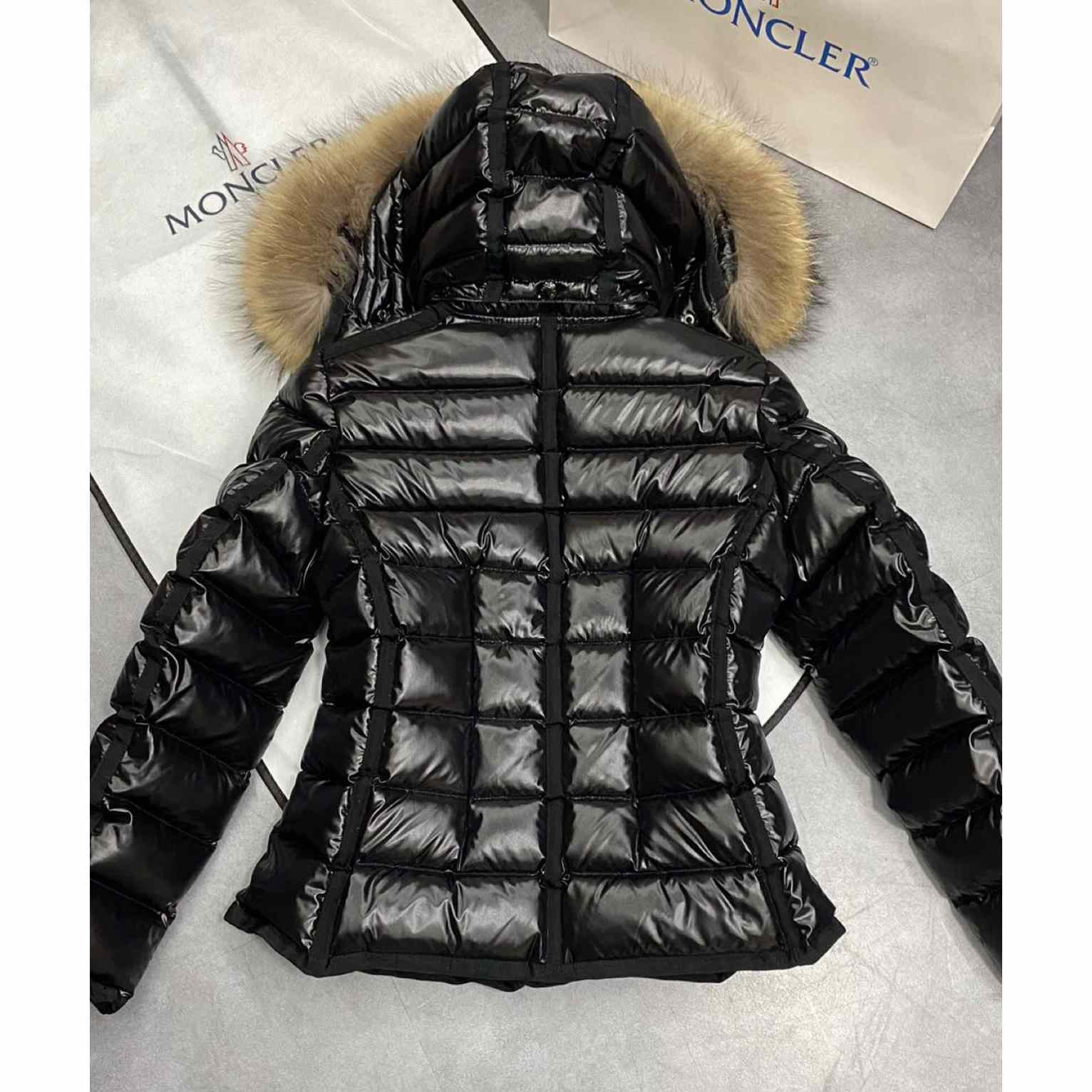 Moncler Armoise Short Down Jacket - 