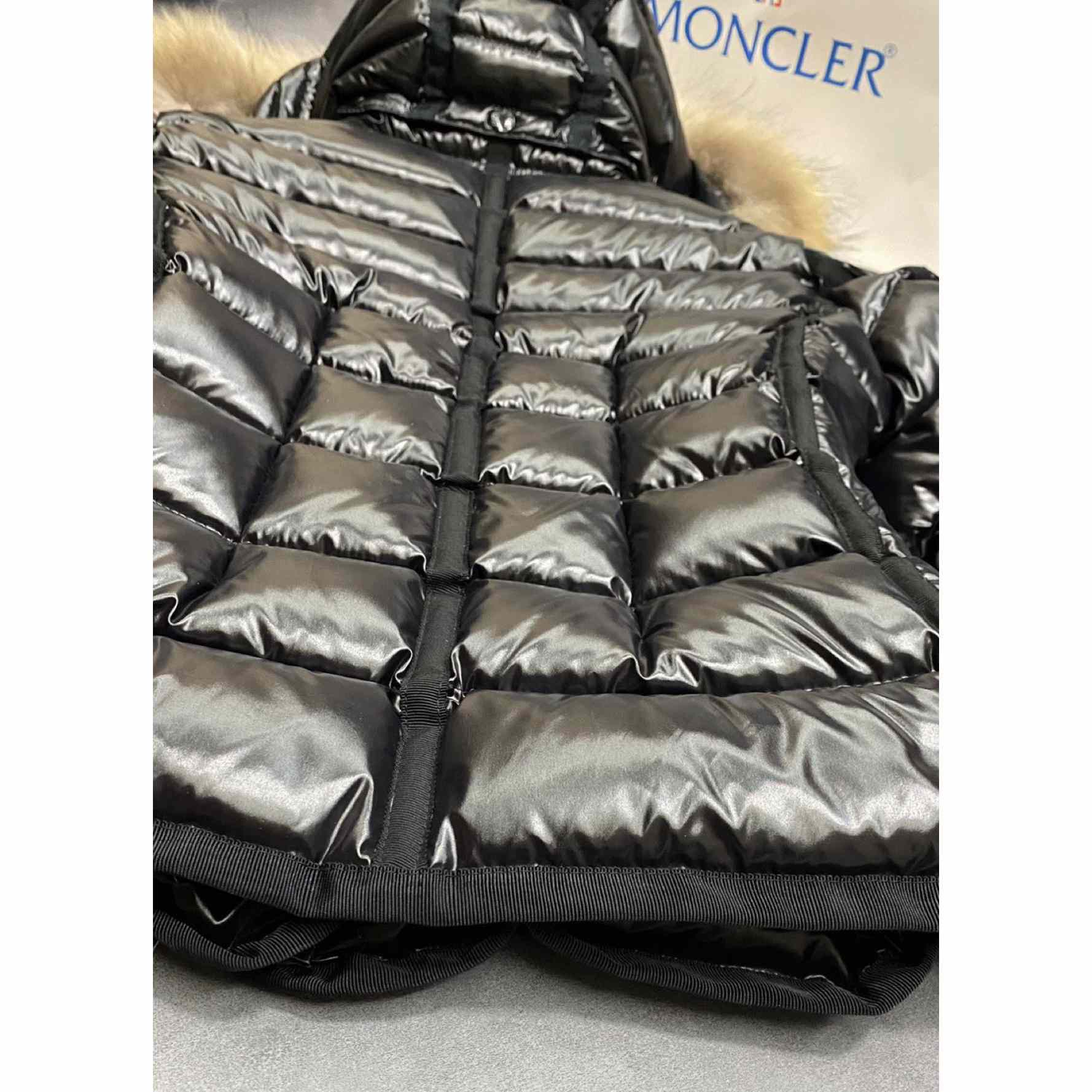 Moncler Armoise Short Down Jacket - 