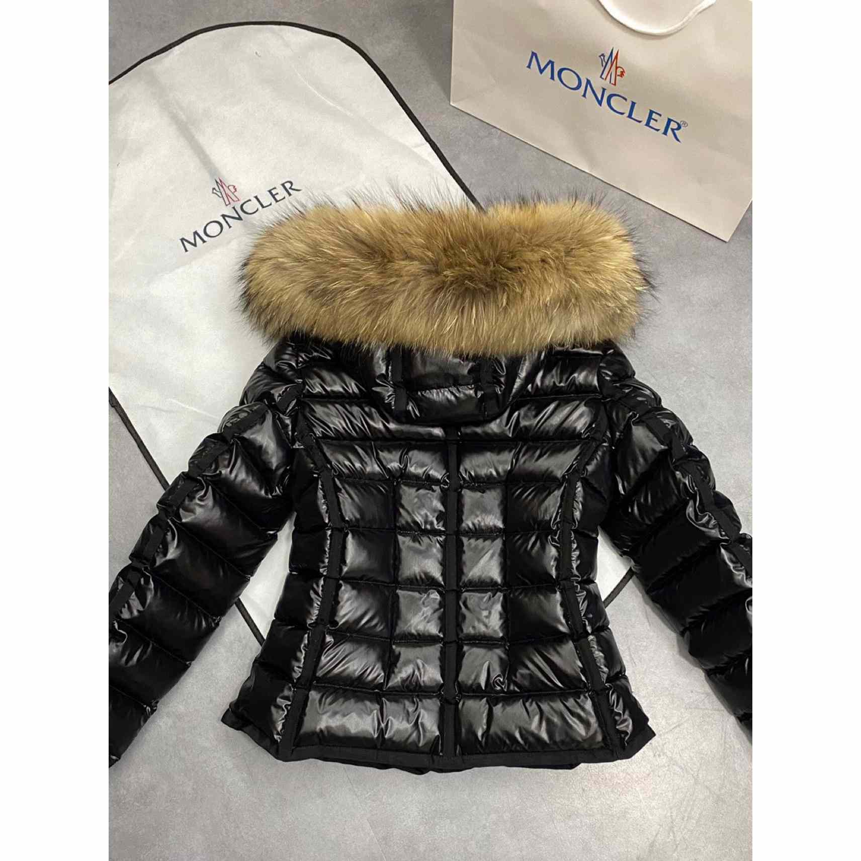 Moncler Armoise Short Down Jacket - 