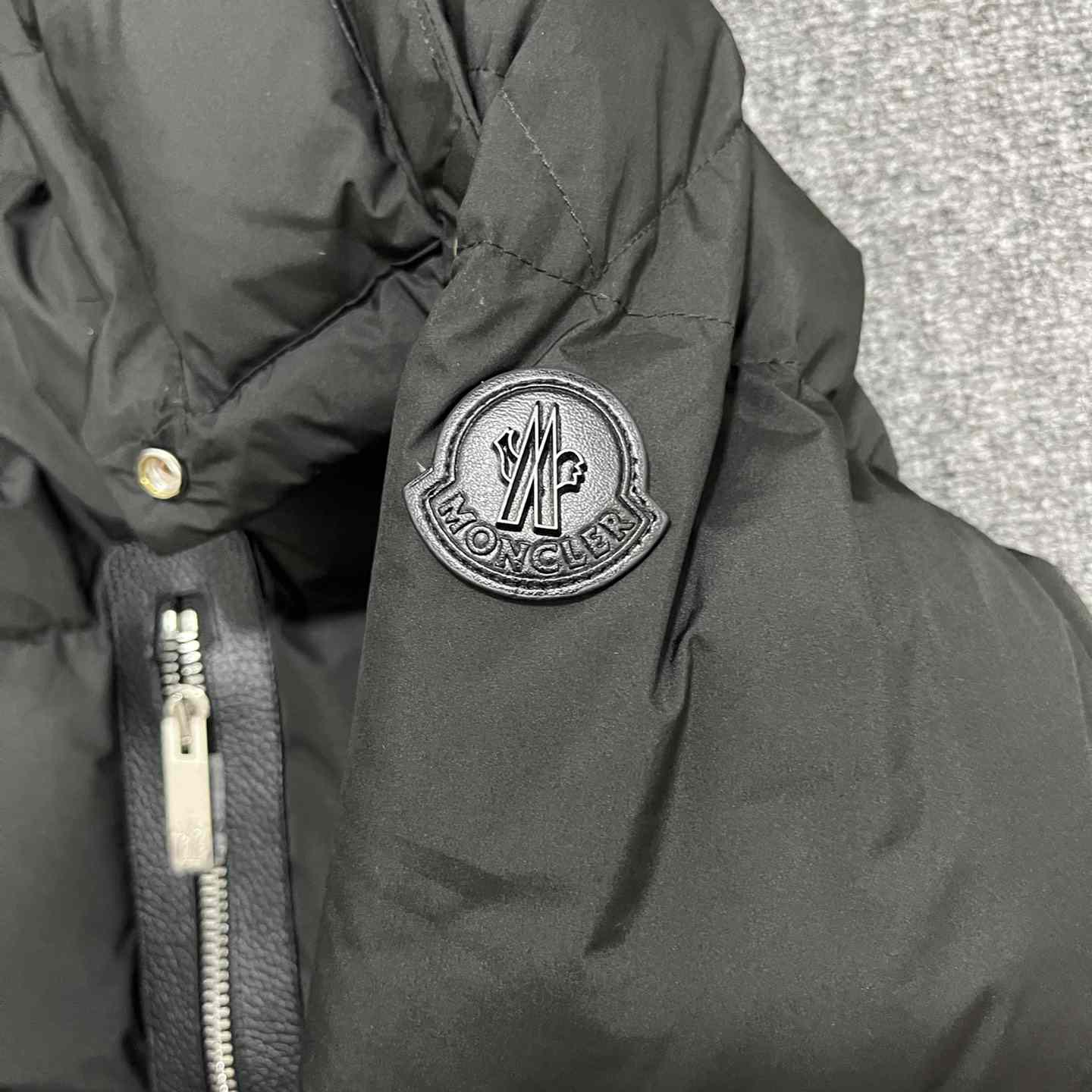 Moncler Bauges Short Down Jacket - PerfectKickZ