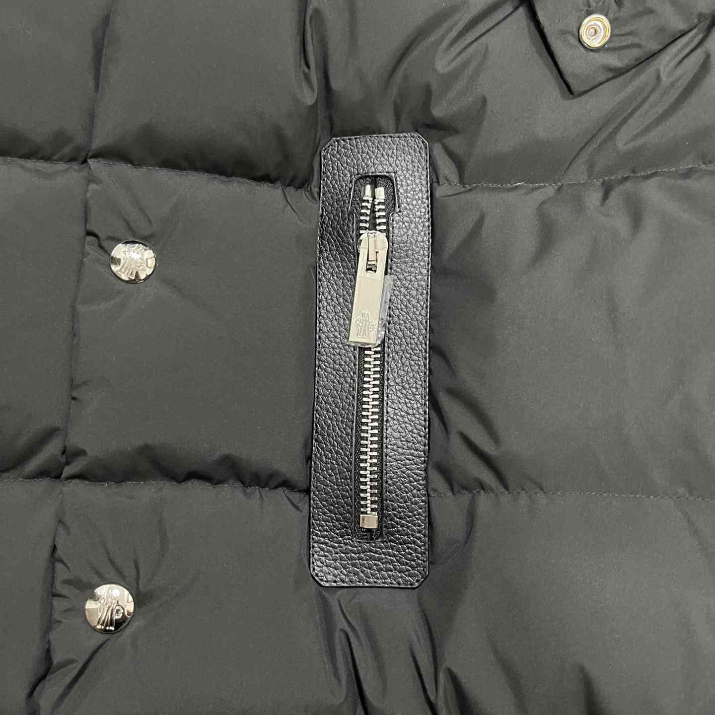 Moncler Bauges Short Down Jacket - PerfectKickZ