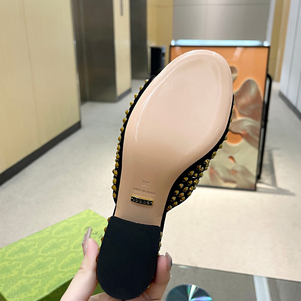 Gucci Women's Slide Sandal With Crystals - PerfectKickZ