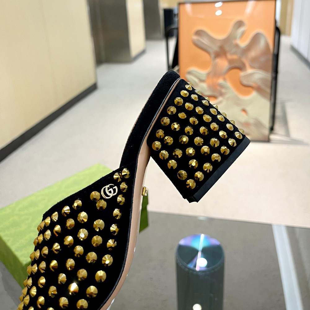 Gucci Women's Slide Sandal With Crystals - PerfectKickZ