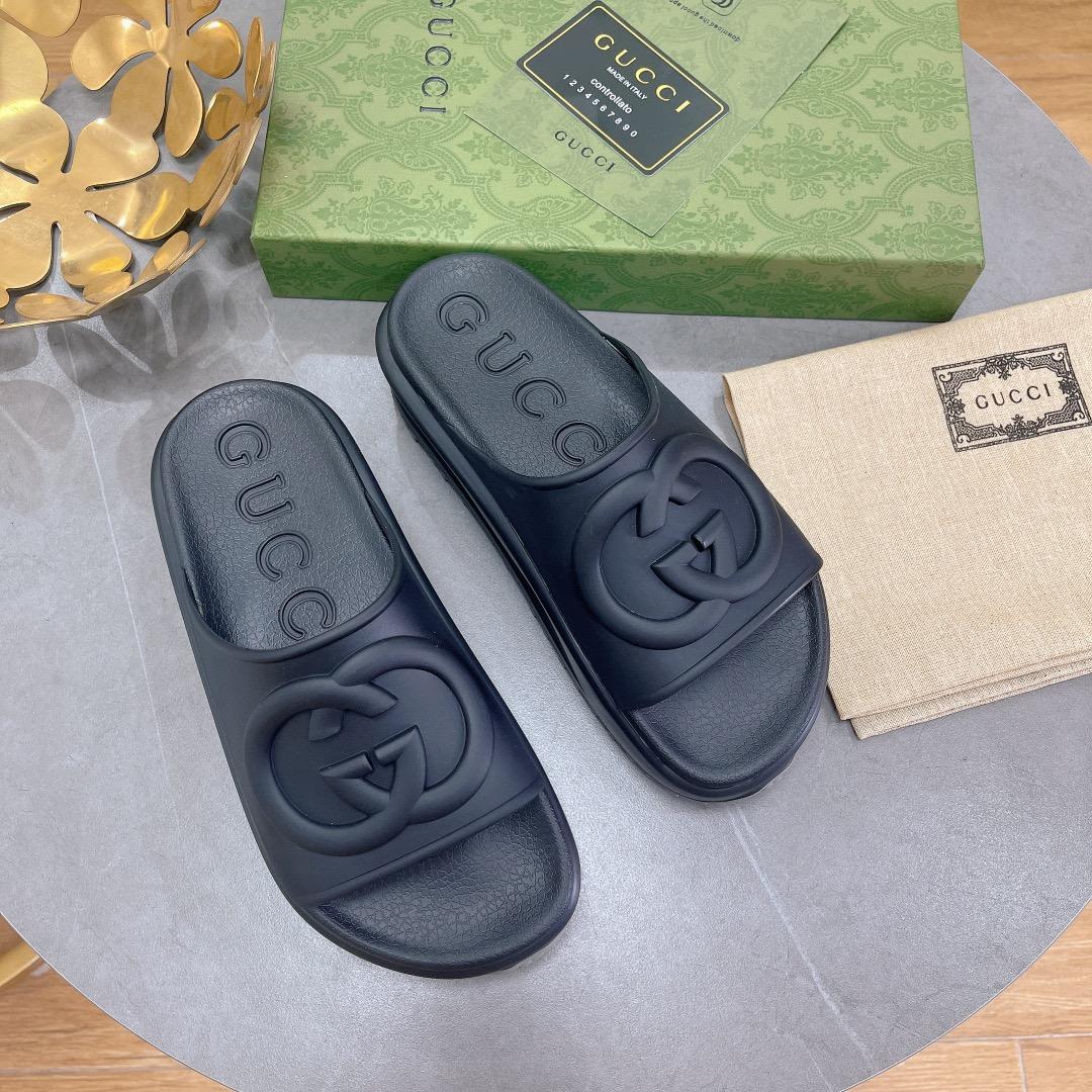 Gucci Women's Slide With Interlocking G - 