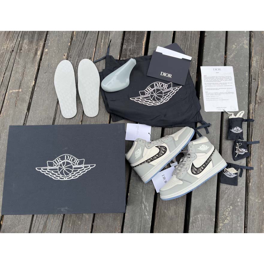 Dior x Air Jordan 1 High OG Sneaker    CN8607-002 - PerfectKickZ