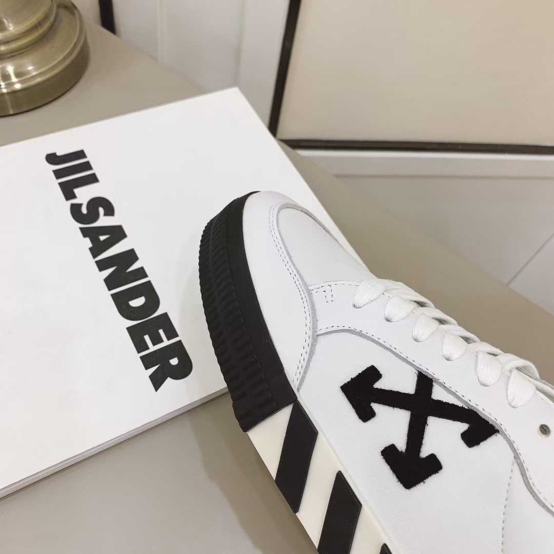 Off White Canvas Vulcanized Low Sneakers - PerfectKickZ