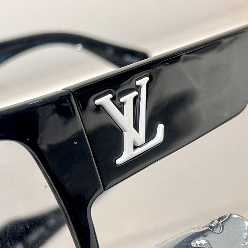 Louis Vuitton Cyclone Sport Mask     Z1741U - PerfectKickZ