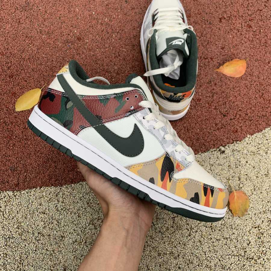 Nike What the Dunk Sneaker       DH0957-100 - 