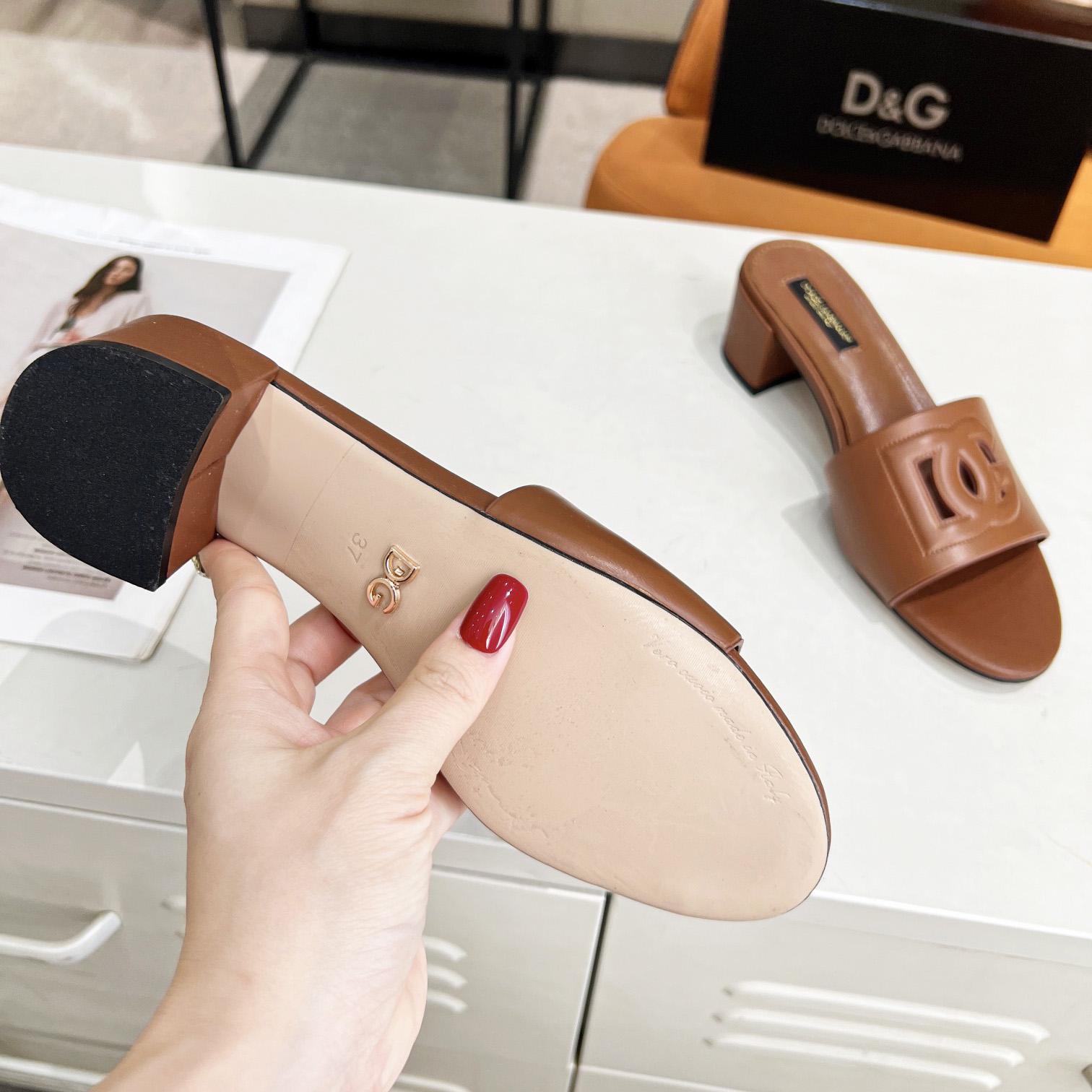 Dolce & Gabbana Calfskin Sliders With DG Logo - PerfectKickZ