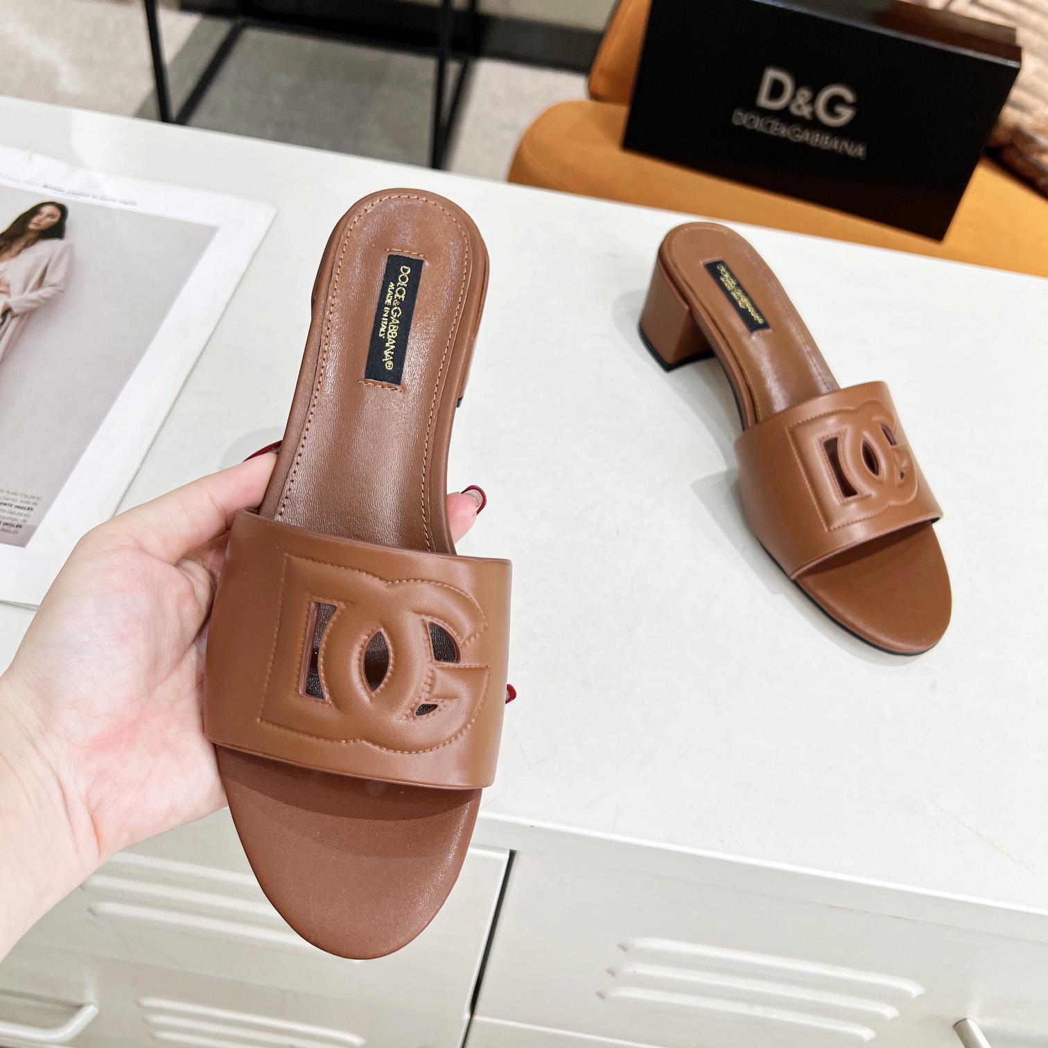 Dolce & Gabbana Calfskin Sliders With DG Logo - PerfectKickZ
