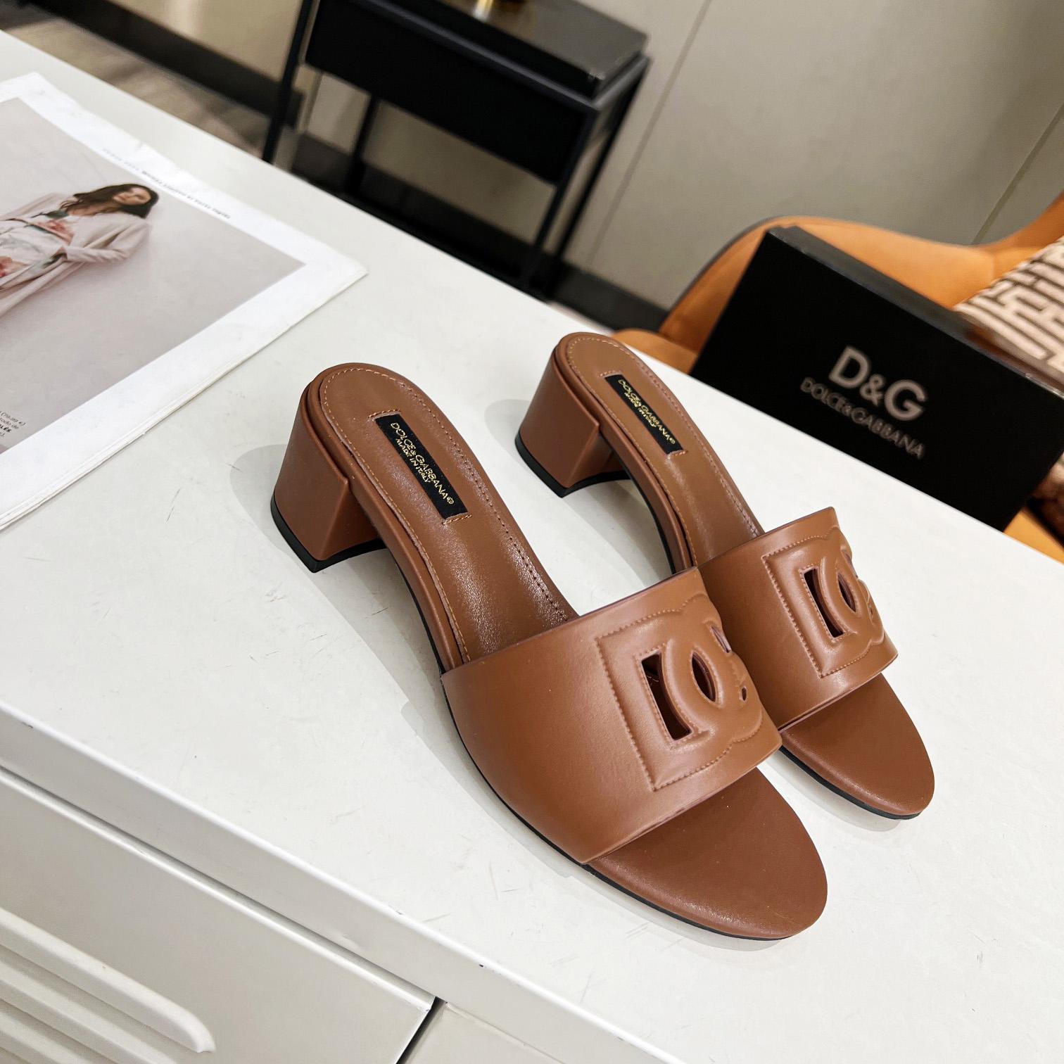 Dolce & Gabbana Calfskin Sliders With DG Logo - PerfectKickZ