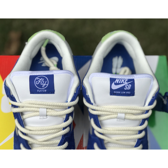 Fly Streetwear x Nike SB Dunk Low Sneaker         DQ5130-400 - PerfectKickZ