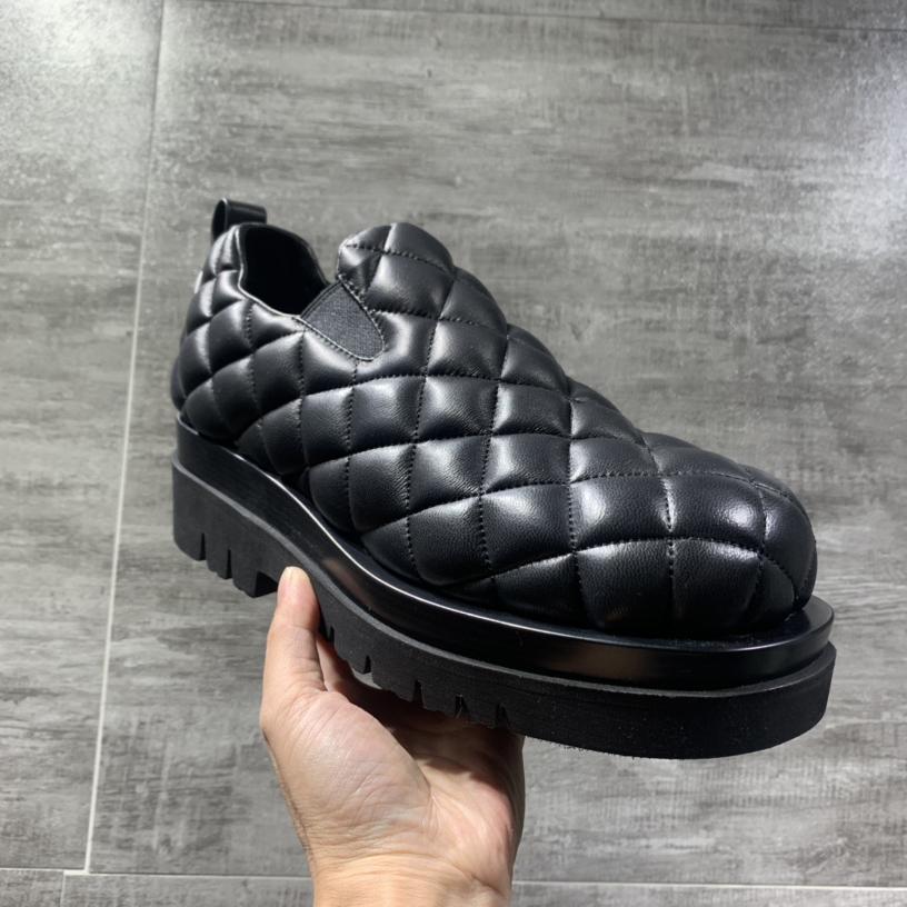Bottega Veneta Men's Black Quilted Slip On Shoes - PerfectKickZ