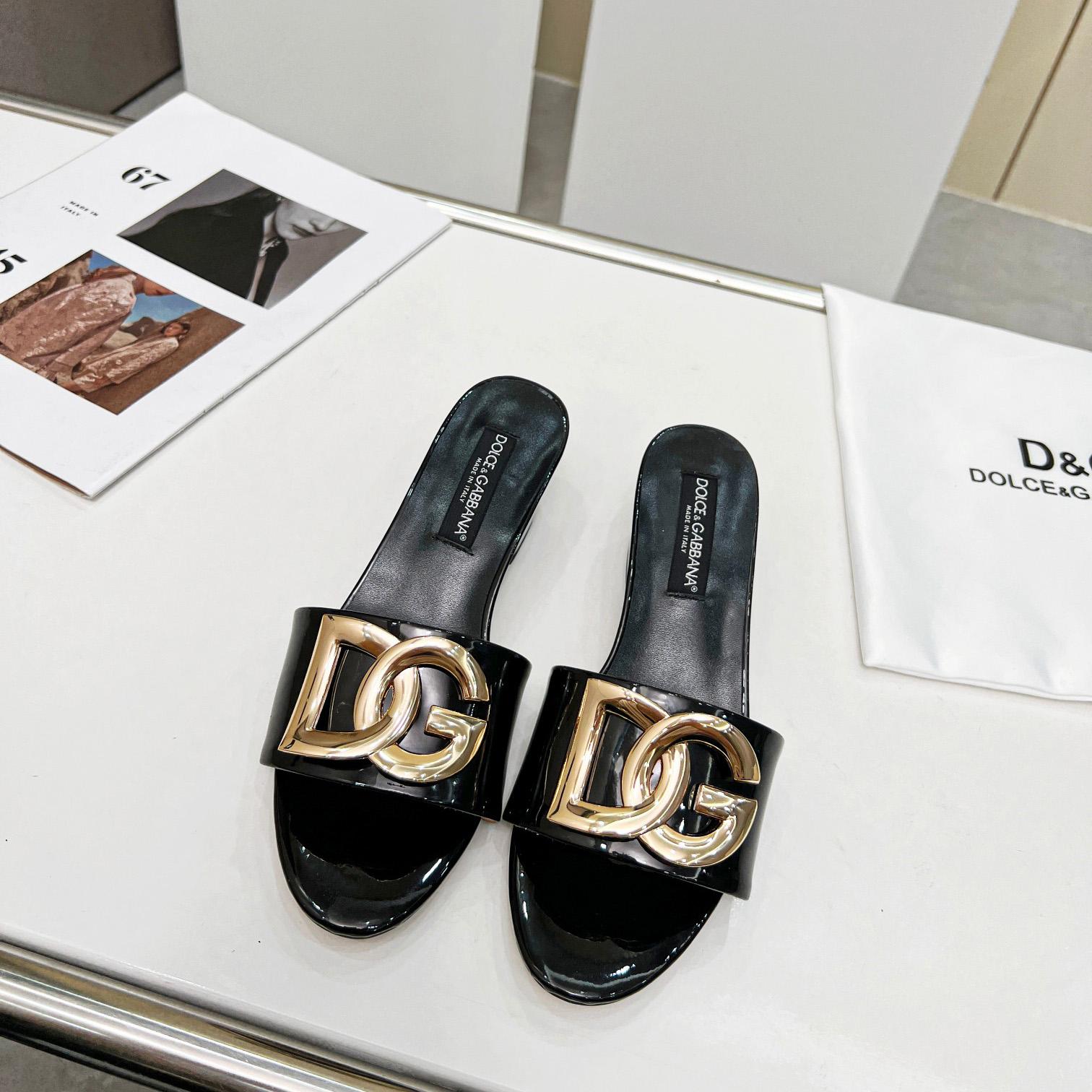 Dolce & Gabbana Polished Calfskin Sliders With DG Logo - PerfectKickZ