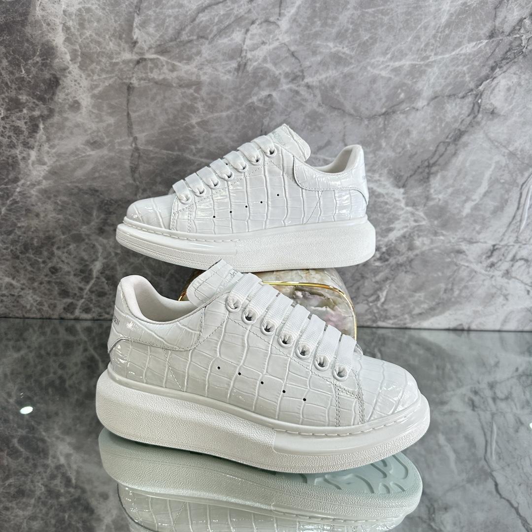 Alexander Mqueen Oversized Low-Top Sneakers - PerfectKickZ