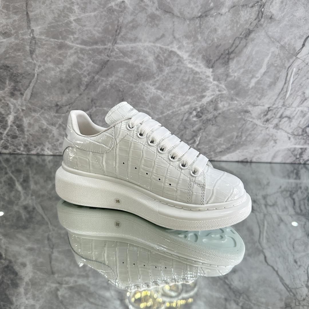 Alexander Mqueen Oversized Low-Top Sneakers - PerfectKickZ