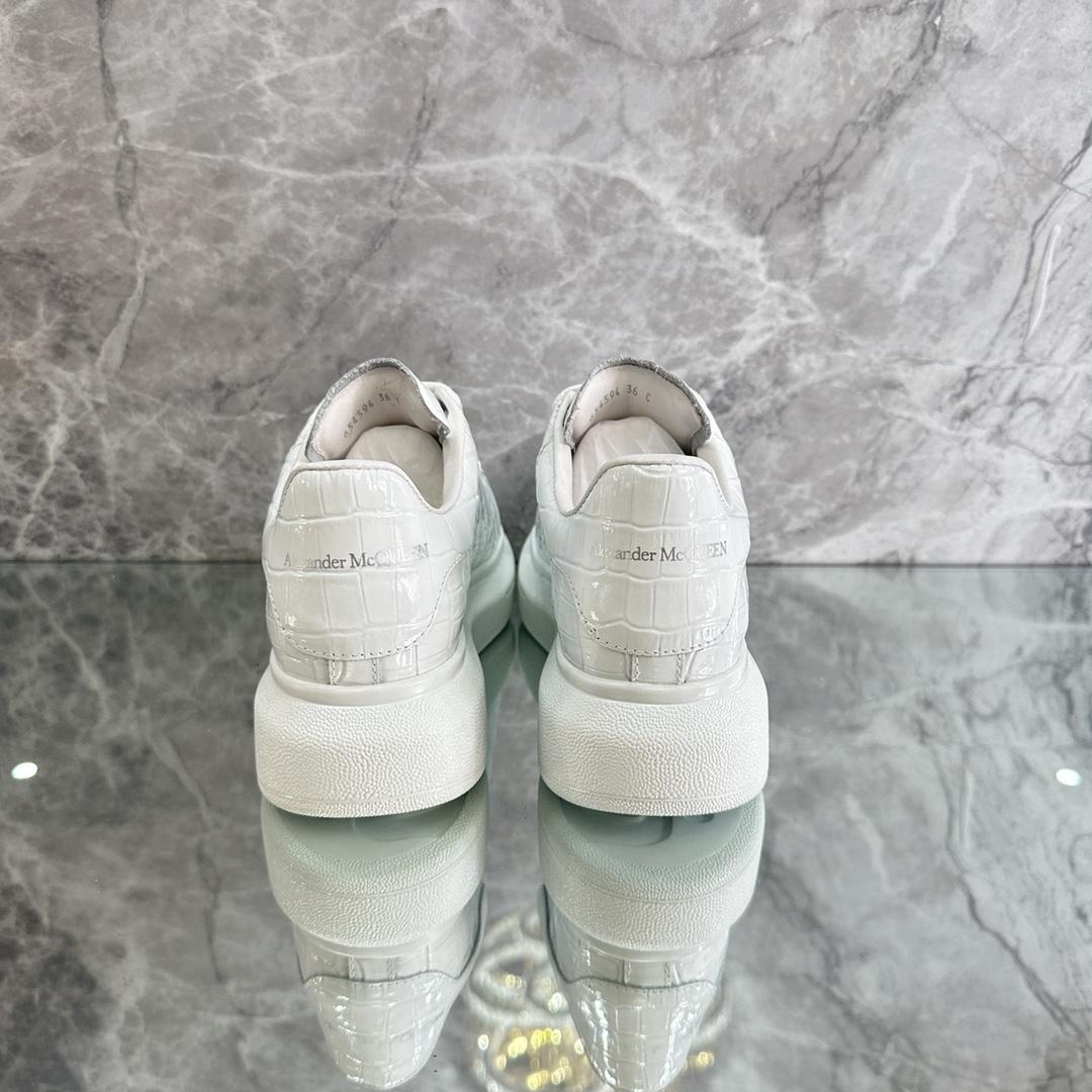 Alexander Mqueen Oversized Low-Top Sneakers - PerfectKickZ