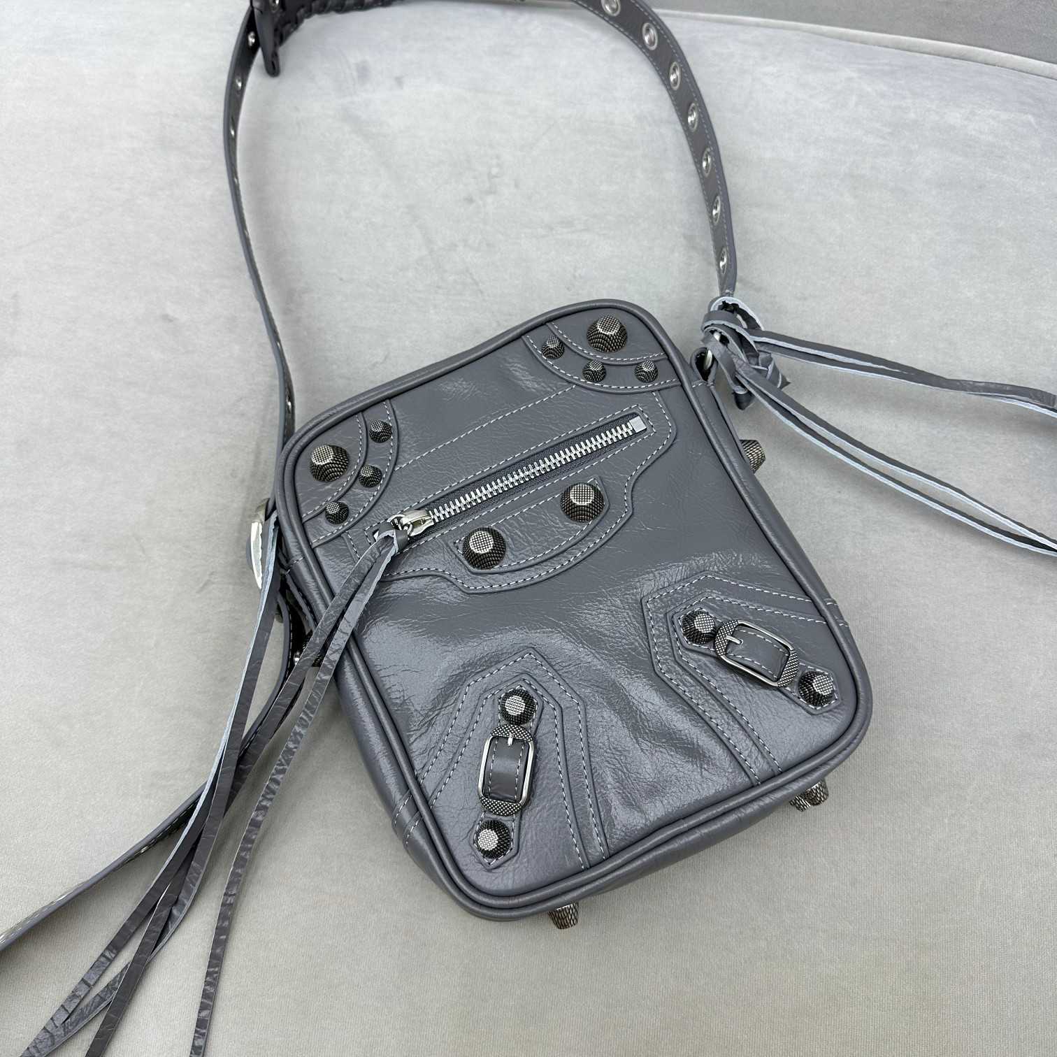 Balenciaga Men's Le Cagole Crossbody Bag(21-17-4.5cm) - PerfectKickZ