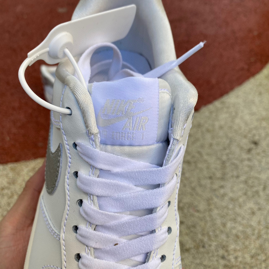 Nike Air Force 1 Low Sneaker      DQ7569-100 - 