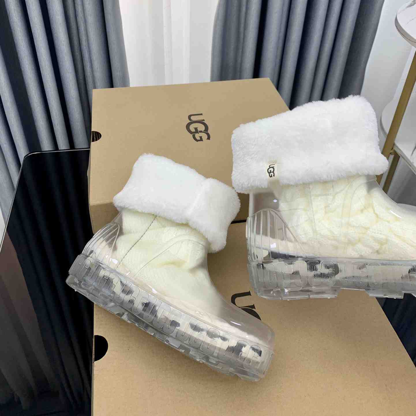 Ugg Drizlita Clear Womens Taffy White Fashion Boots - PerfectKickZ