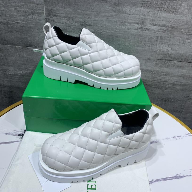 Bottega Veneta Men's White Quilted Slip On Shoes - PerfectKickZ