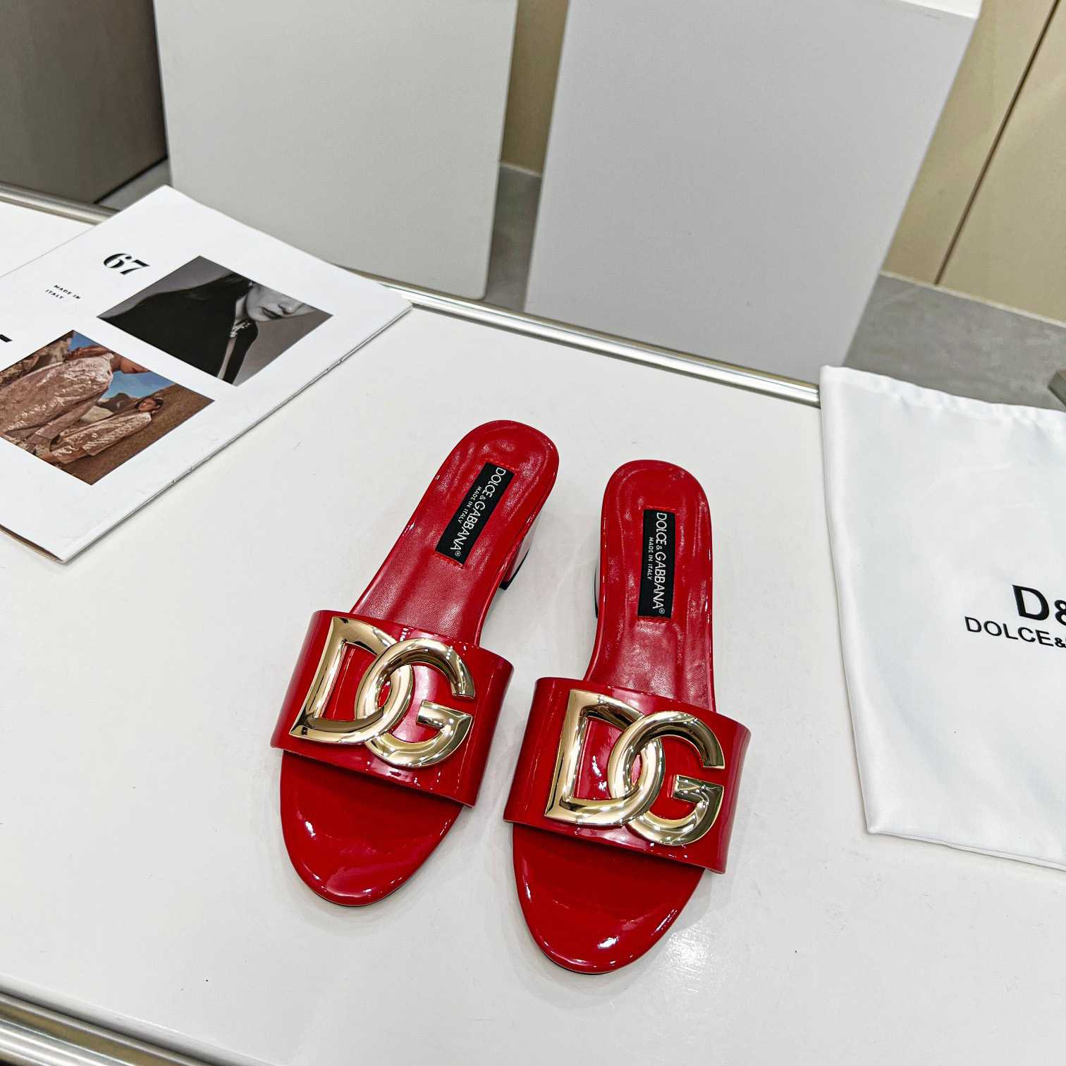 Dolce & Gabbana Polished Calfskin Sliders With DG Logo - PerfectKickZ