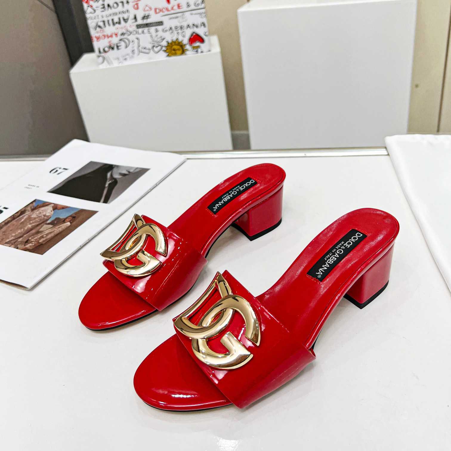 Dolce & Gabbana Polished Calfskin Sliders With DG Logo - PerfectKickZ
