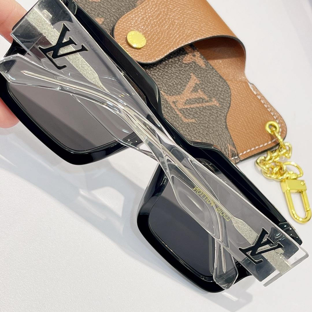 Louis Vuitton LV Clash Square Sunglasses   Z1580W - PerfectKickZ