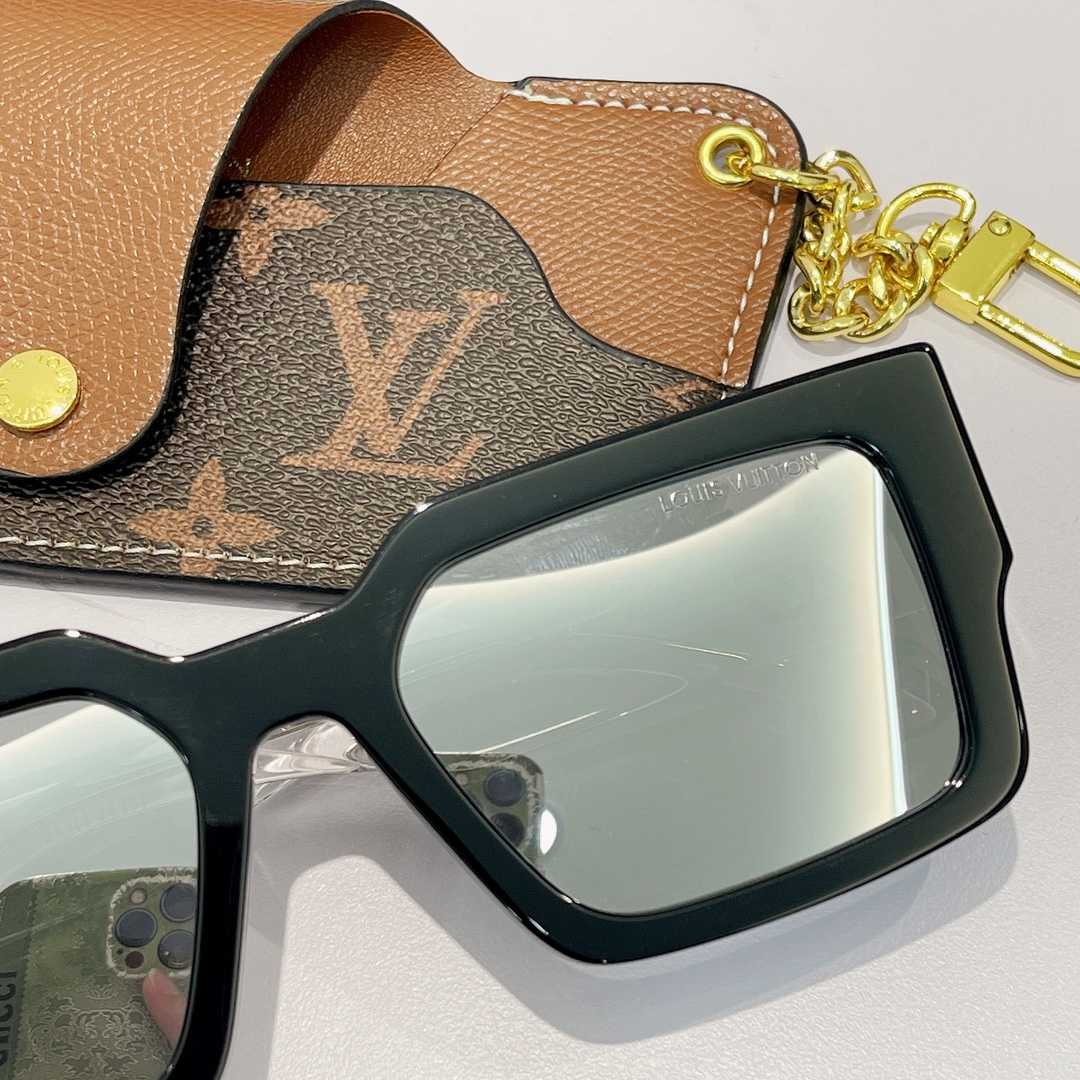 Louis Vuitton LV Clash Square Sunglasses   Z1580W - PerfectKickZ