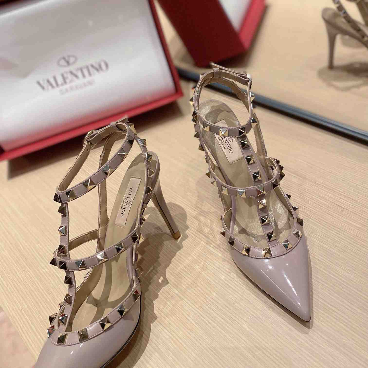 Valenti Garavani Rockstud Patent Leather Slings - PerfectKickZ