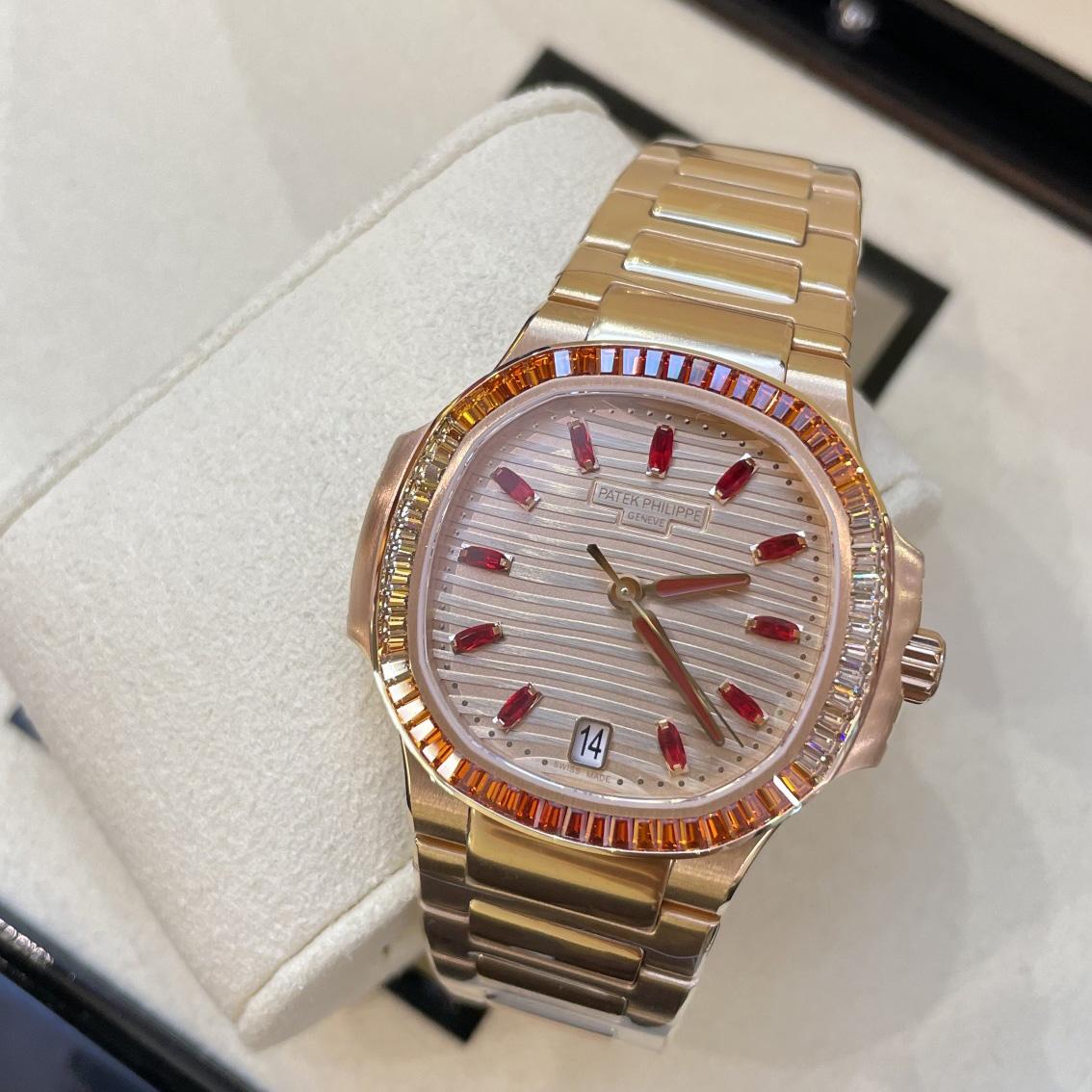 Patek Philipps 7118/1300R - Nautilus Watch - PerfectKickZ